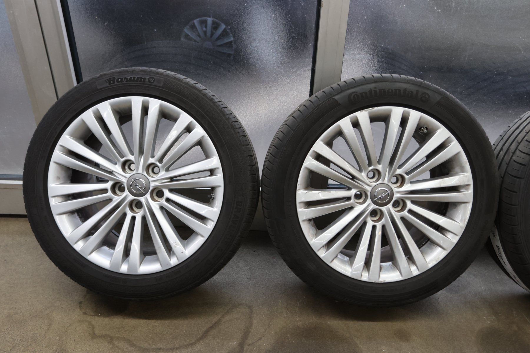 Opel Pneumatici & Ruote complete: Opel Insignia A Original Sommerräder – Usato da Huttwil venduto da gropsuhu 1