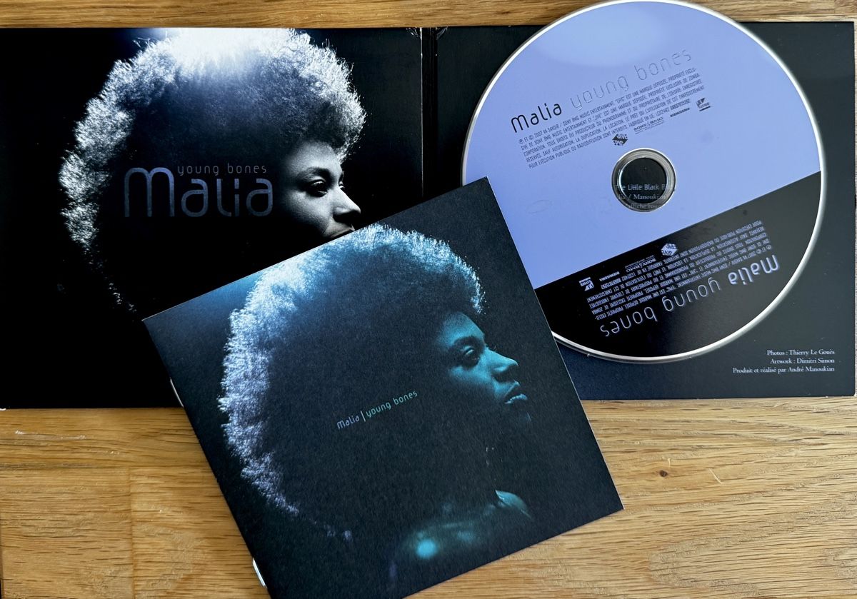 CD: CD Malia - Young Bones – Usato da Zürich venduto da tomakomai 2