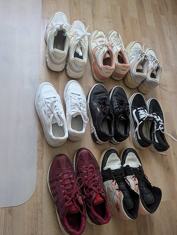 Damenschuhe: Div. Damen Sneaker +- Gr. 42 – Gebraucht aus Zofingen von Shb9w2s 1