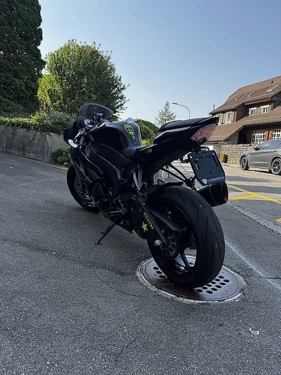 Kawasaki Strada: Kawasaki NINJA ZX-6R – Usato da Adliswil venduto da onzzi