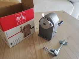 Caran D'Ache Machine à tailler