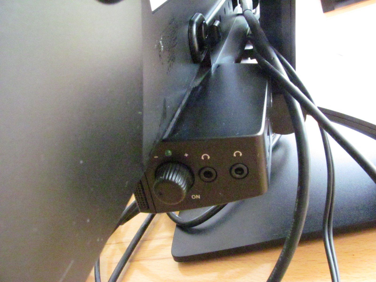 Hewlett Packard Monitor: Bildschirm HP – Usato da Uznach venduto da Bimbolino 2