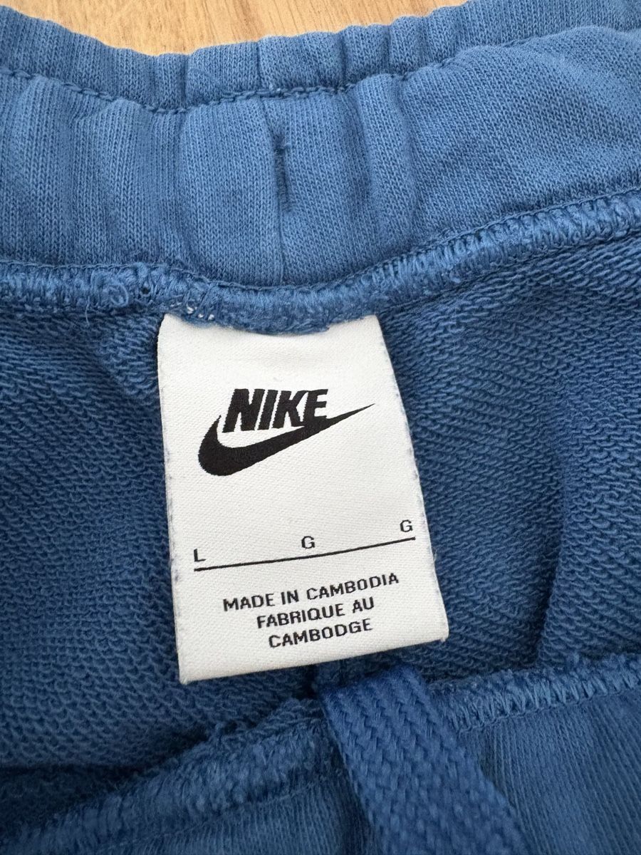 Nike Pantaloni: Nike Shorts Grösse L – Usato da Münchenbuchsee venduto da Timtim0 1
