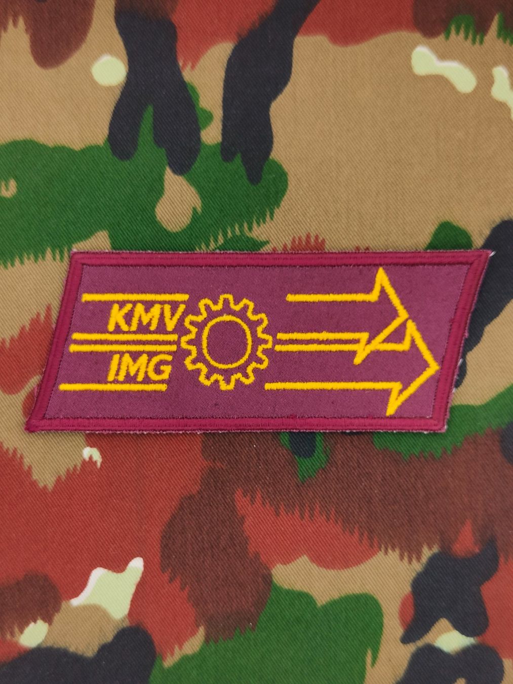 Schweizer Armee Plaketten & Abzeichen: Abzeichen KMV – Gebraucht aus Bauma von SwissMilitaria
