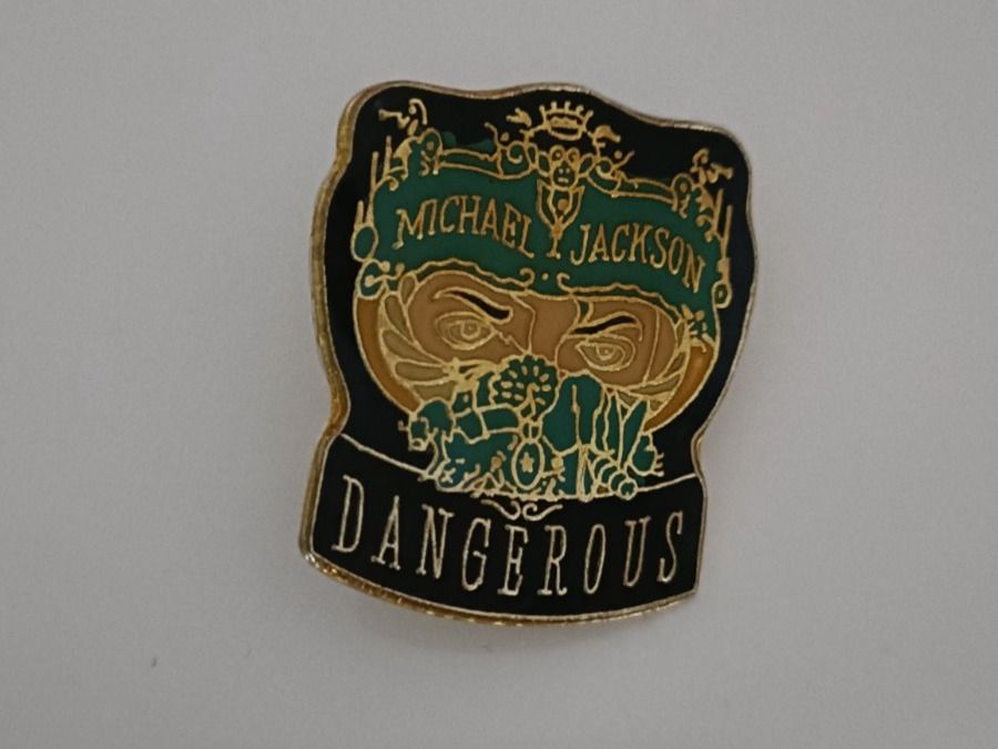 Placchette & Badge: Pin Michael Jackson Dangerous - Box 18 – Usato da Köniz venduto da Pinscollect