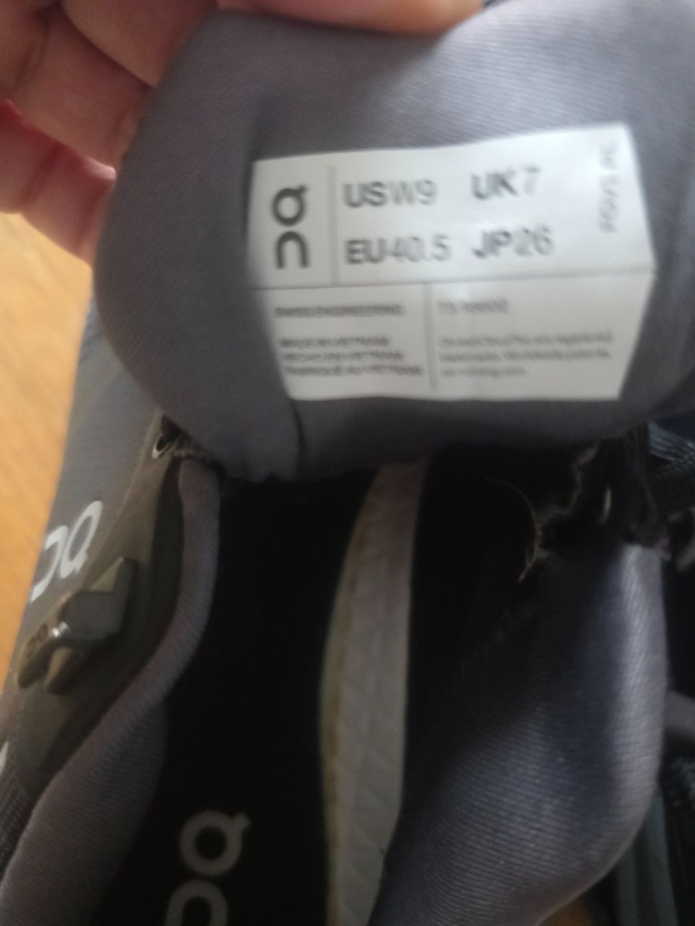 On Chaussures femmes: On Cloudwander Waterproof, Schwarz, Grösse 40.5 – Neuf (Voir description) à Igis par LinPG 4