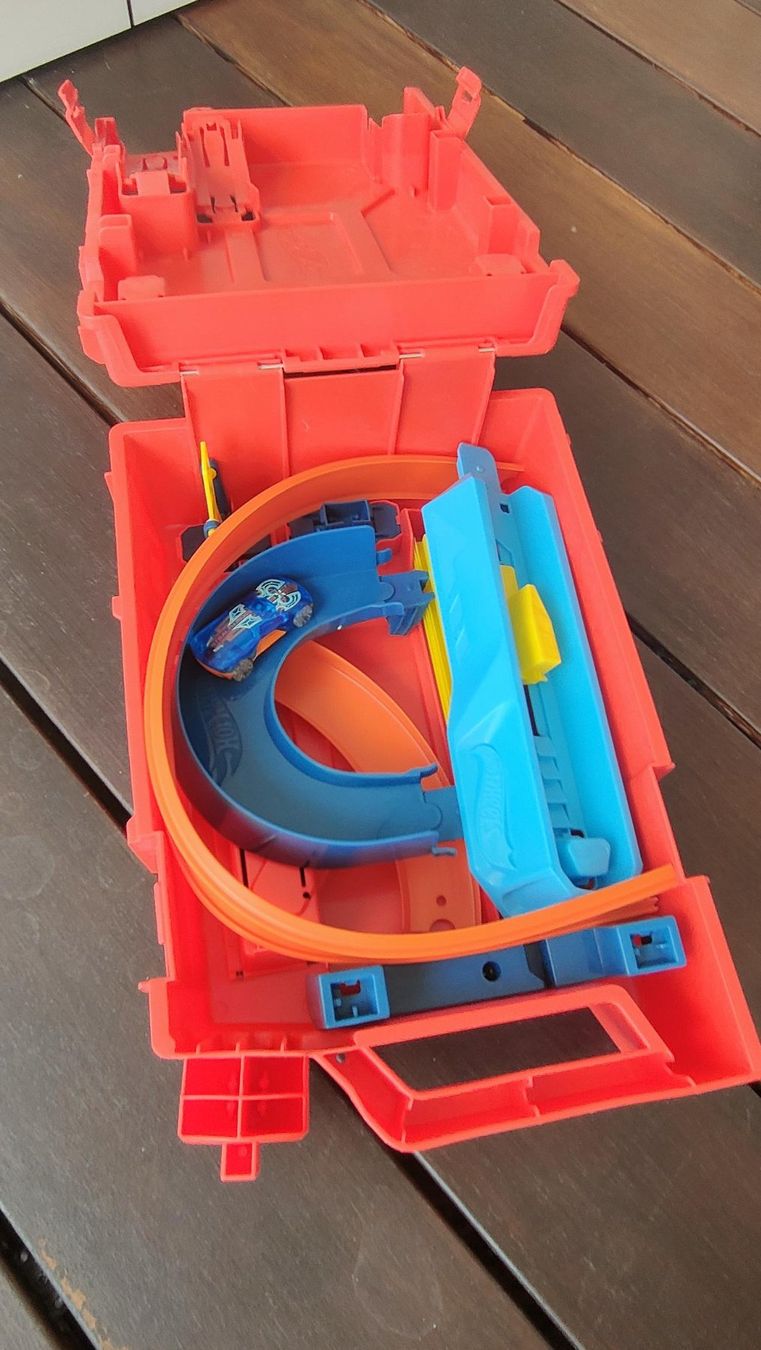 Hot Wheels Giocattoli: Hot Wheels Benzinkanister Stuntbox – Usato da Dietikon venduto da mic_5rjw 3