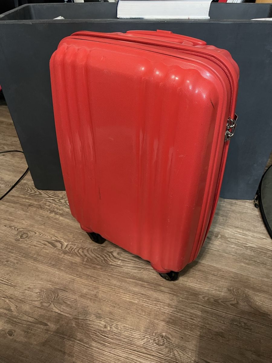 Reisekoffer: Red Enrico Benetti Suitcase with TSA Lock – Neu (gemäss Beschreibung) aus Vallamand von eli_tk9d