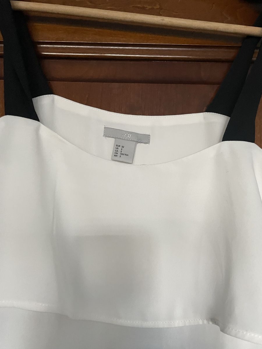 H&M Tops: Top – Neu (gemäss Beschreibung) aus Sion von bru_xj6r 2