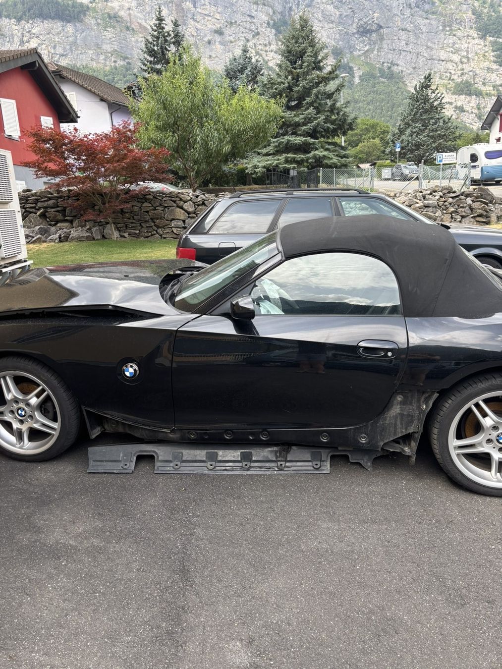 BMW Automobili: BMW Z4 2.5 (accidentée) – Difettoso da Collombey venduto da yoa_s6lx 1