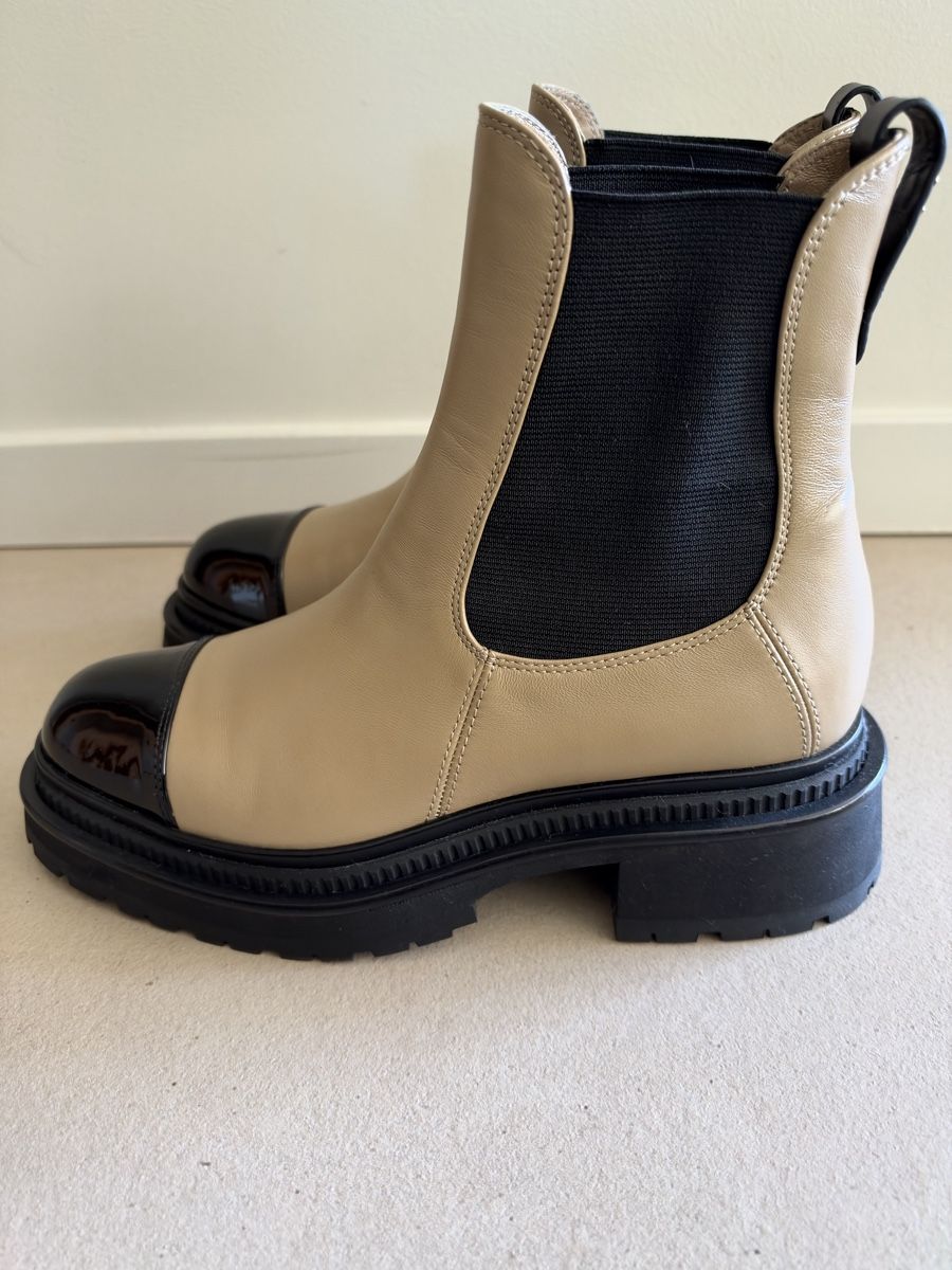 Chanel Scarpe da donna: Chanel leather ankle boots size 37 – Nuovo (secondo la descrizione) da Cologny venduto da sab_xh7v 2