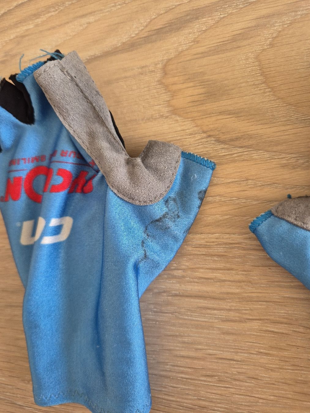 Guanti & manicotti: Aero Handschuhe – Usato da Steinhausen venduto da des_zv87 2