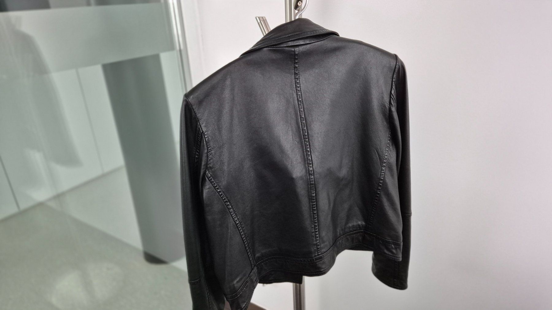 Marc Cain Giacche: Marc Cain Lederjacke, Gr. 36, Top Zustand – Nuovo (secondo la descrizione) da Bubikon venduto da Linda-G 2