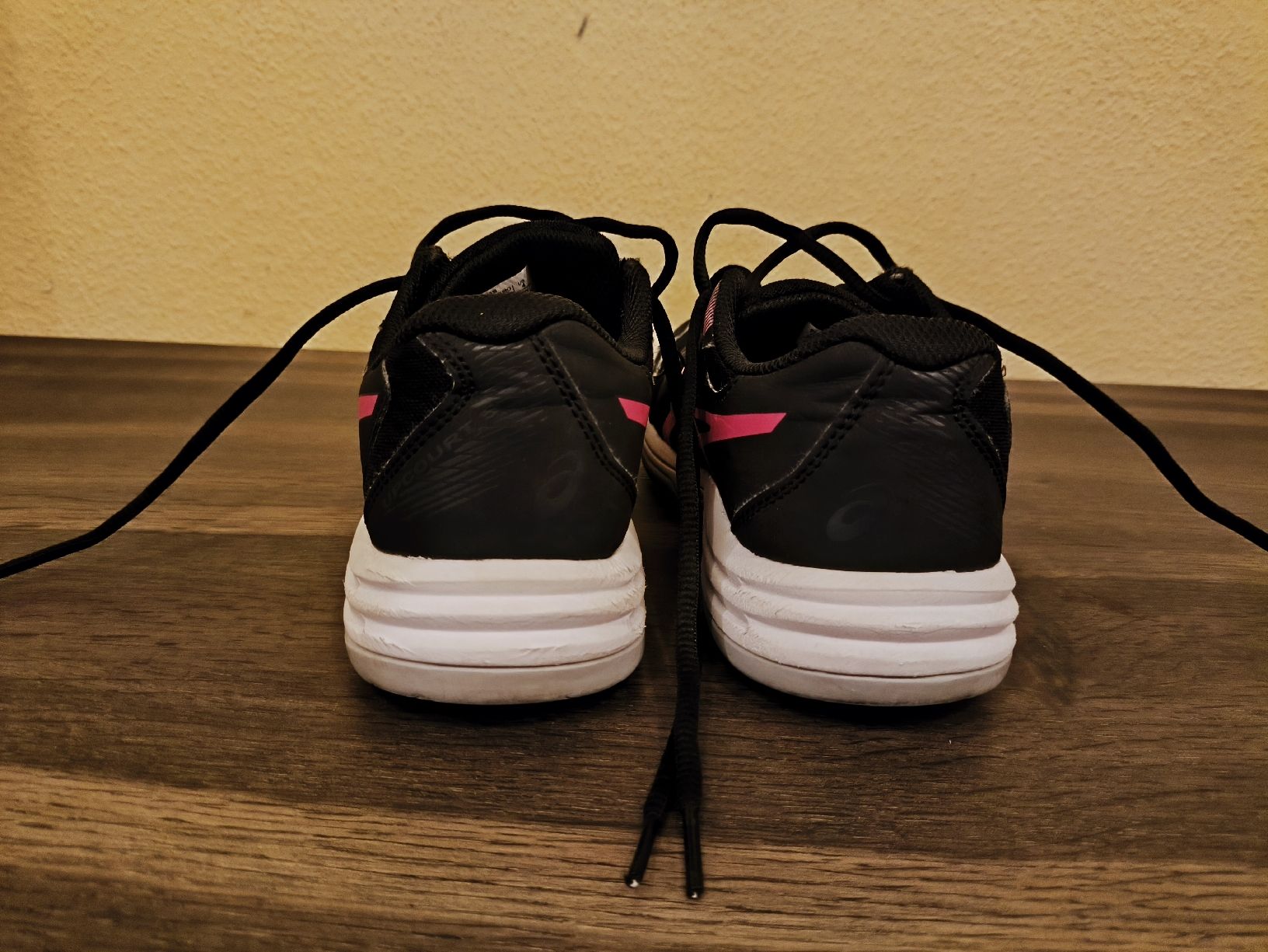 Asics Scarpe per ragazzi: Asics Hallenschuhe Grösse 36 – Usato da Tecknau venduto da pia_b86r 2