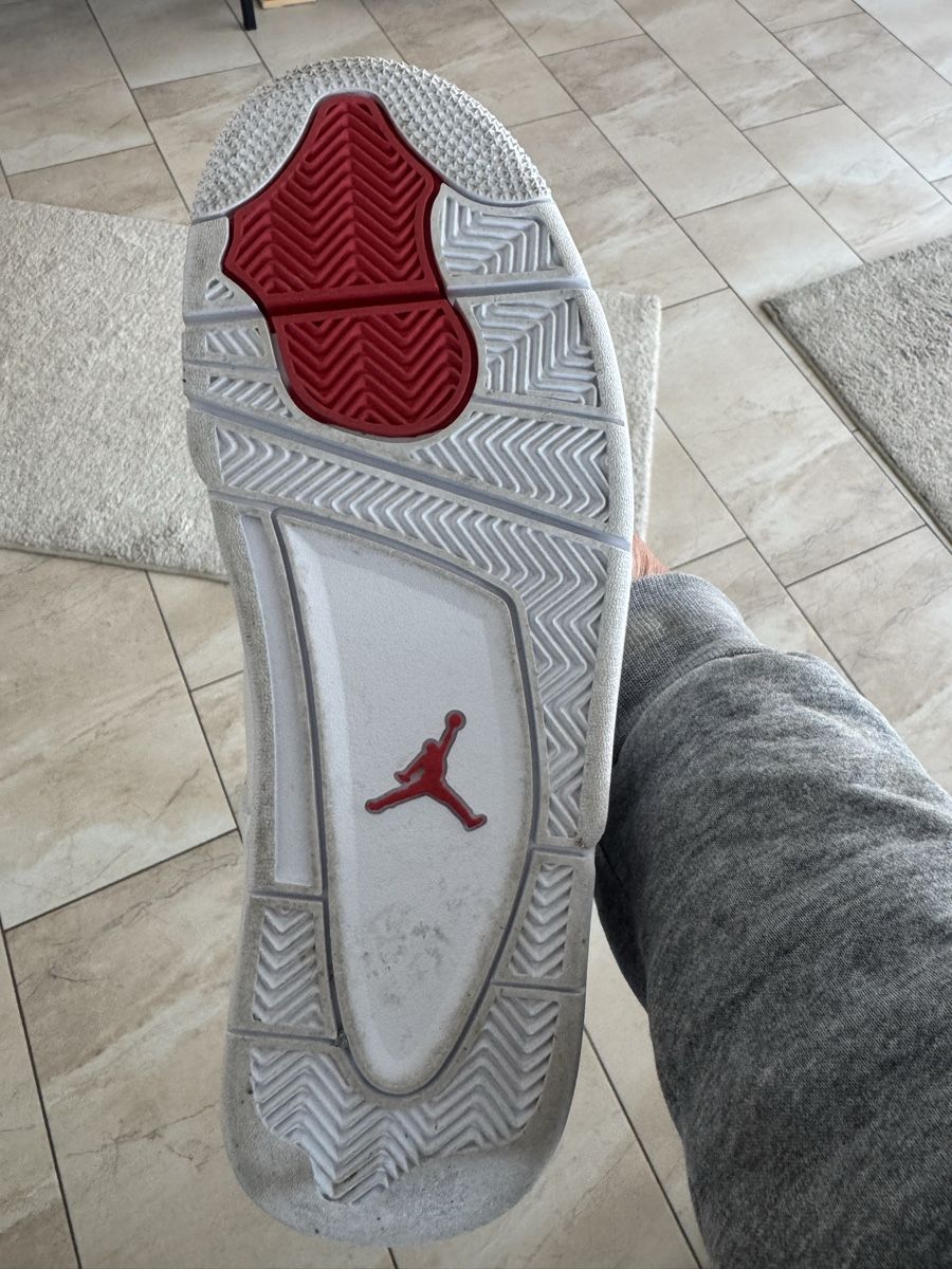 Jordan Scarpe da uomo: Air Jordan 4 Retro Metallic Red – Nuovo (secondo la descrizione) da Egnach venduto da kar_2fj9 4