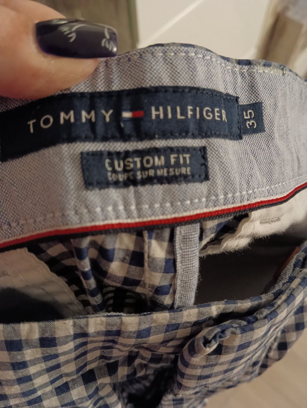 Tommy Hilfiger Pantaloni: Tommy Hilfiger Shorts Herren Gr. 35 – Usato da Oberweningen venduto da Bumblebee2 2