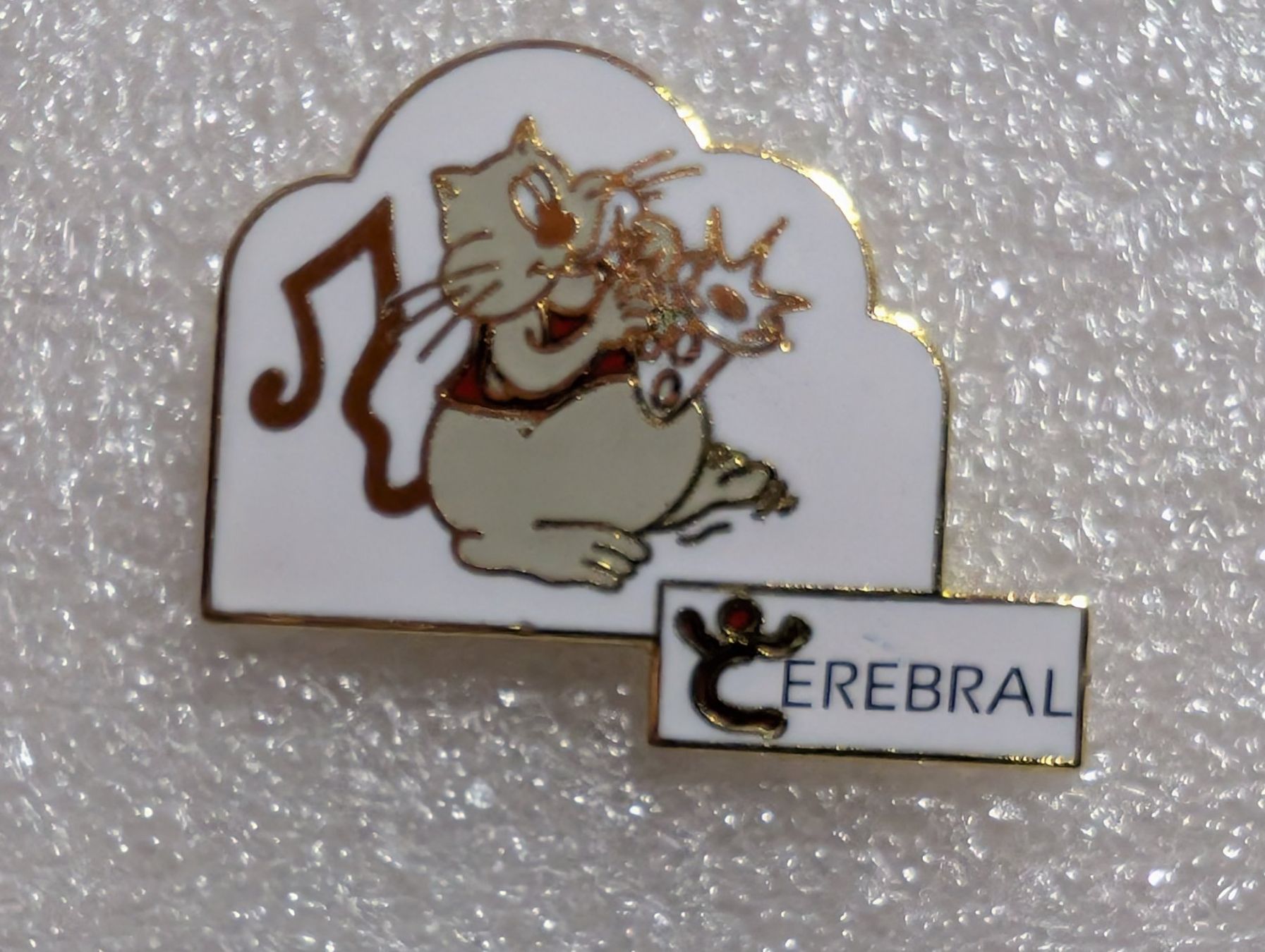 Plaketten & Abzeichen: Ansteckpin 153: Celebral – Gebraucht aus Oppligen von Pin-Fall-Shop