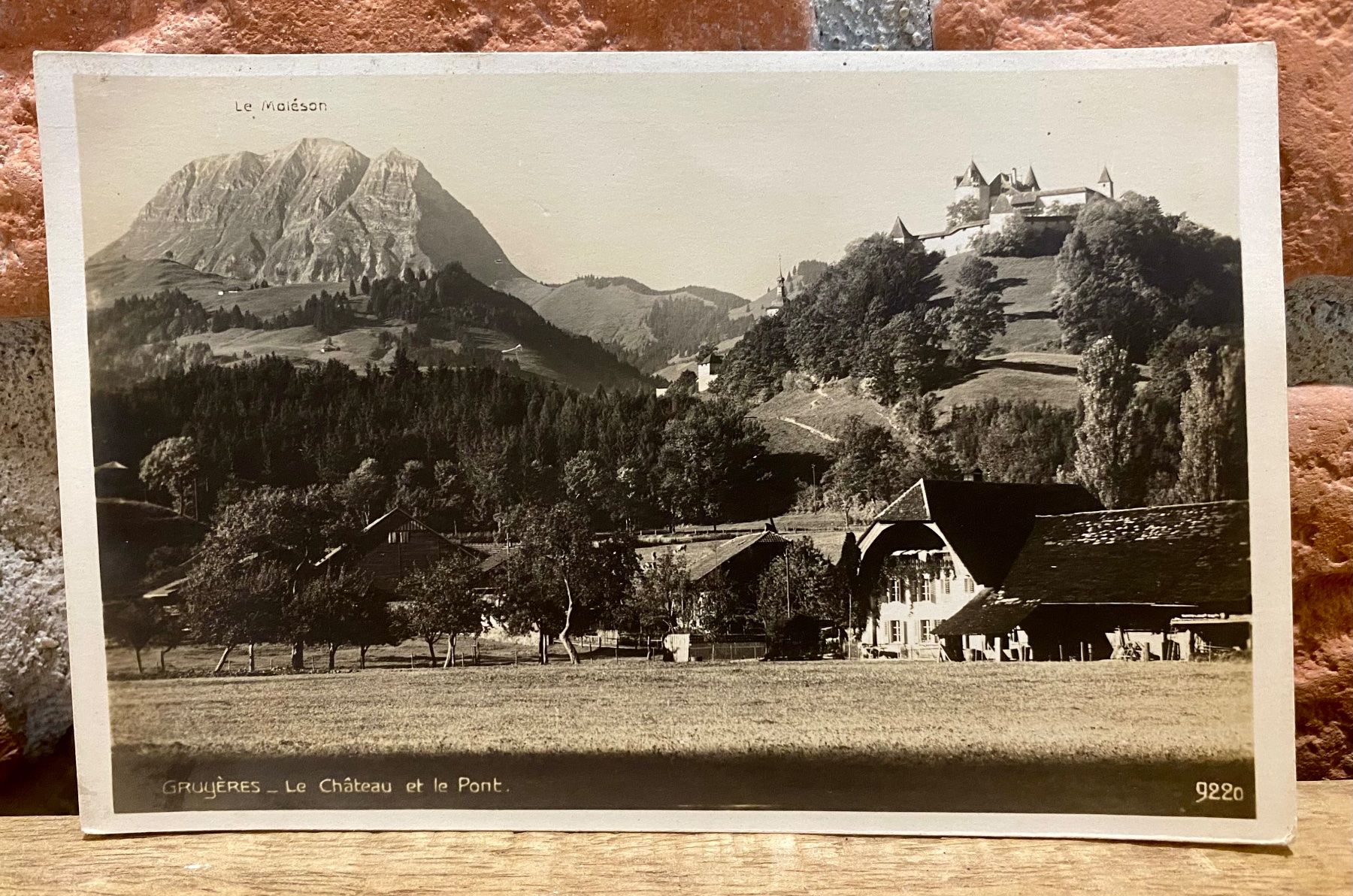 Ansichtskarten: Gruyères - Le Château et le Pont – Gebraucht aus Root von ENGLAND-TREASURES