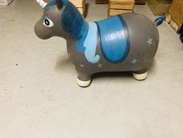 Hüpftier Einhorn