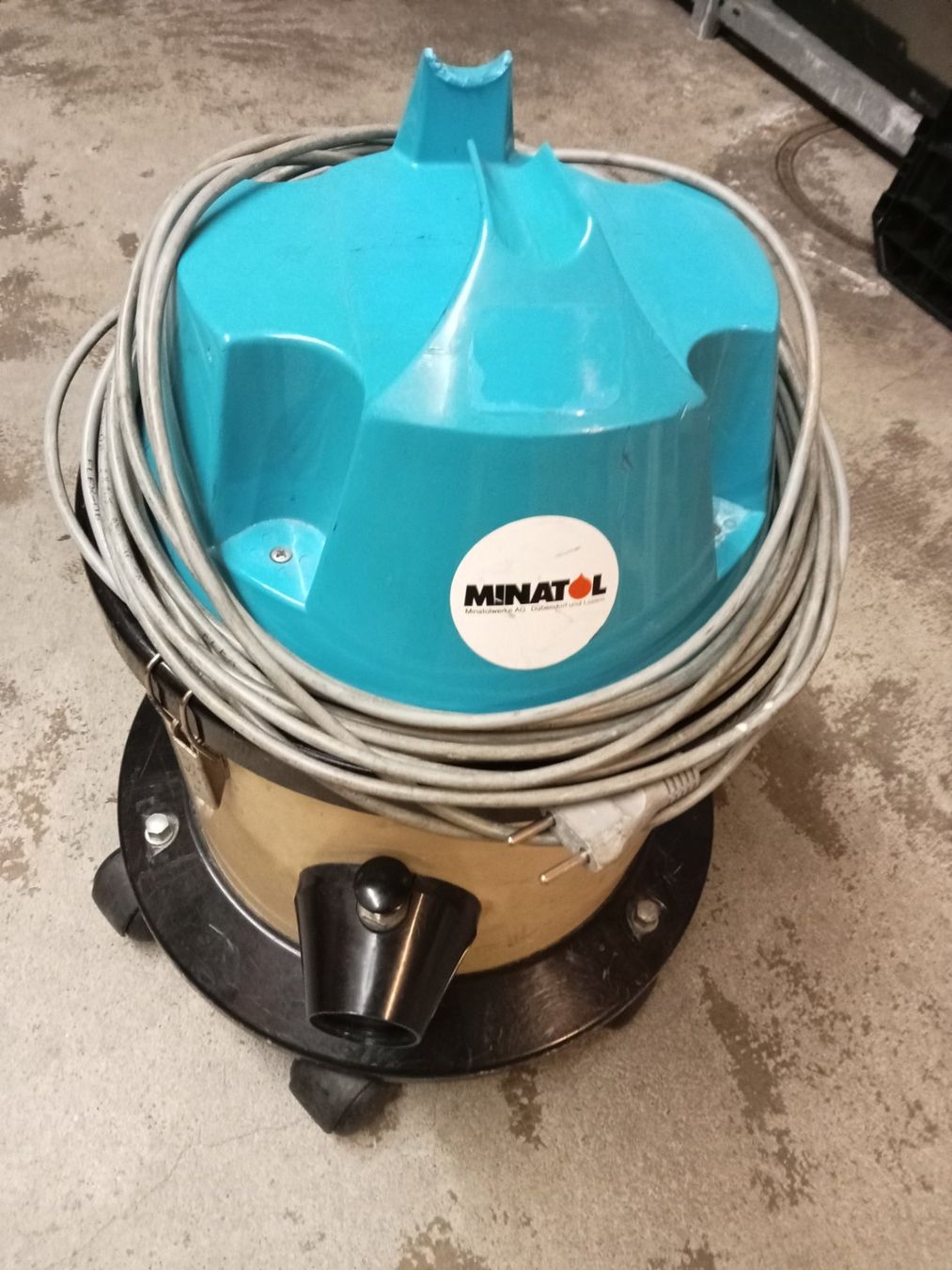 Staubsauger & Zubehör: Minatol Industriesauger (Staubsauger) – Defekt aus zürich von Bsp1