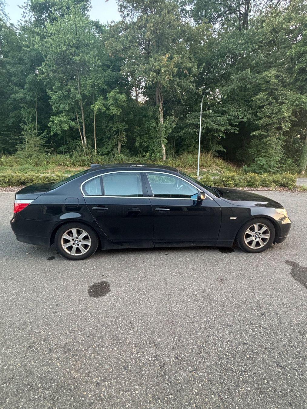 BMW Automobili: BMW 530i schwarz – Usato da Weinfelden venduto da arm_8b7b 1