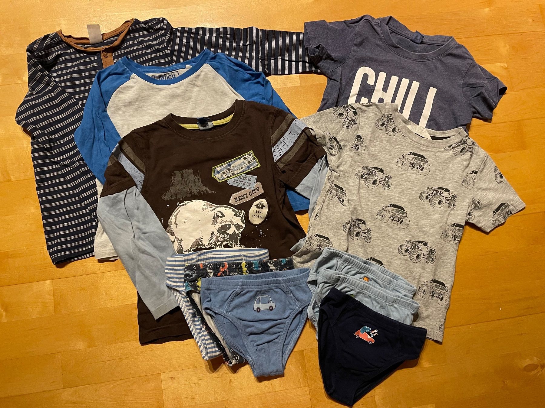 Lotti & Set di vestiti: Kleiderpaket Gr 104 Herbst/ Winter – Usato da Hüntwangen venduto da fra_7nd2 3