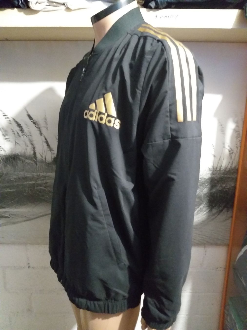Adidas Giacche: Veste / Jacke ADIDAS  Taille / Grosse M – Usato da Cossonay-ville venduto da Super-Price-Quality 3