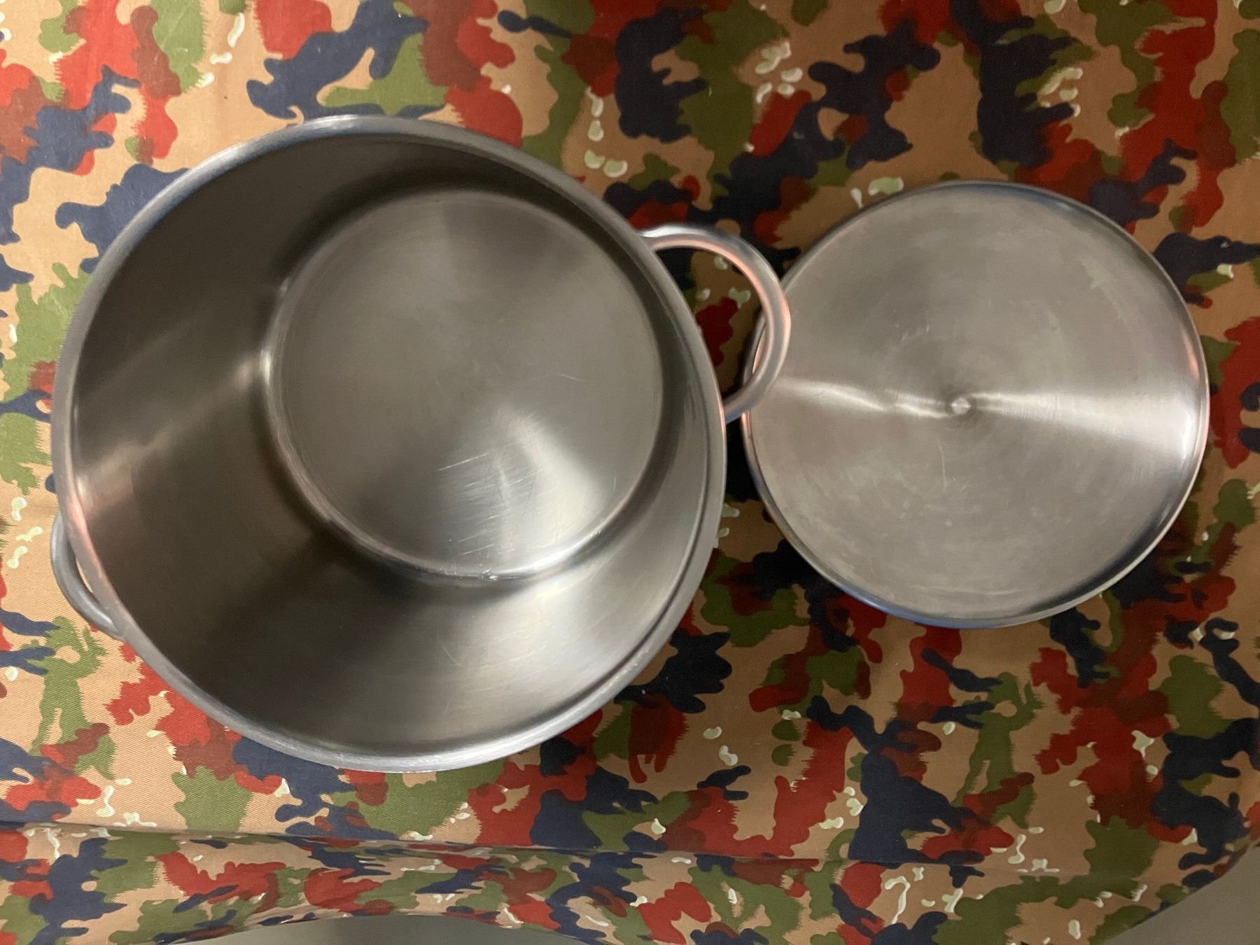 Set di piatti: Küchen Set 6 Stk, CH Armee – Usato da Riedholz venduto da mastercom 1