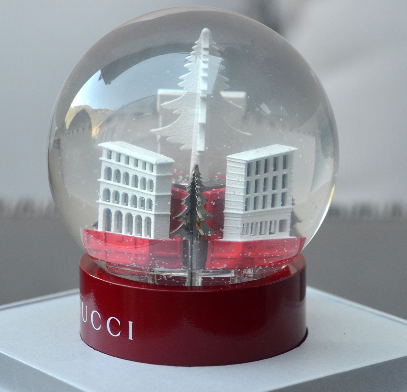 Alle Dekorationen: Gucci Glaskugel / Boule de verre – Gebraucht aus Collonges von Allegree 2