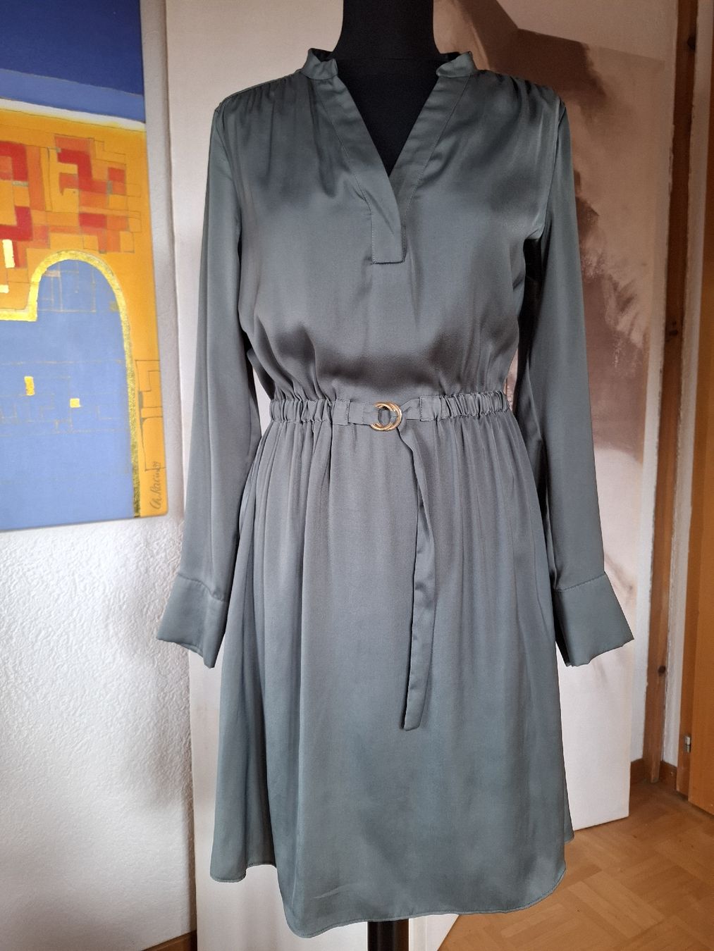Vestiti: Kleid Gr 38 M Grau Satin elegant Gürtel edel basic luxury 33 – Usato da Vinelz venduto da sonnenmond77 1