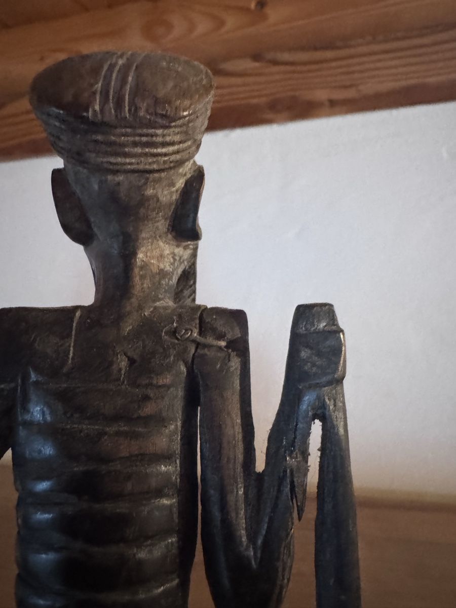 Figuren: Afrikanische Holzfigur, Handarbeit – Gebraucht aus Bäretswil von clothes-freak 2
