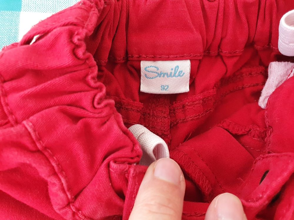 Pantaloni: Schöne Rote Unisex Hose & Verstellbarem Bund  - 92 – Usato da Staufen venduto da Fleby84 2