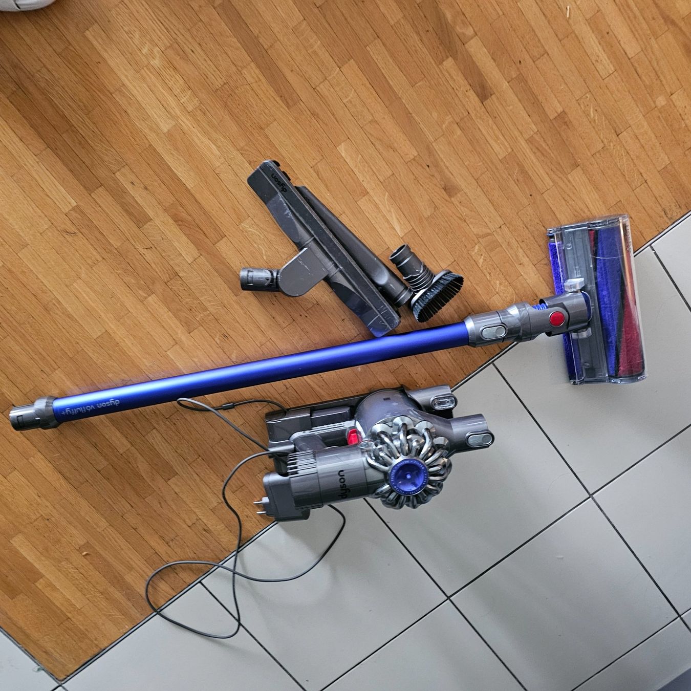 Dyson Aspirapolveri & Accessori: Dyson v6 – Usato da Plan les Ouates venduto da Ana_s21 3