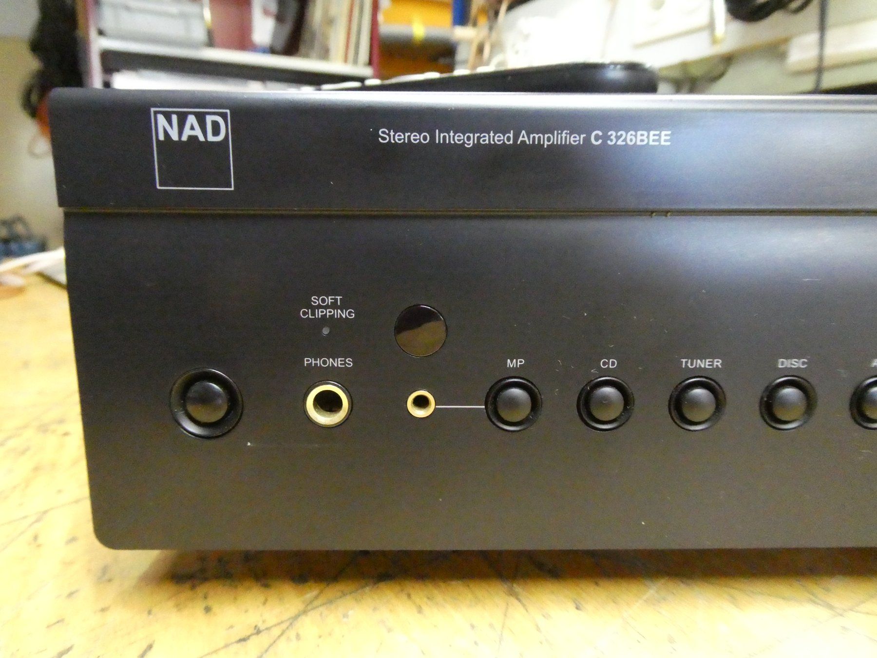 Nad Amplificatori: Amplificateur NAD C 326BEE noir avec télécommande – Usato da Etagnières venduto da emmaus.electro 2