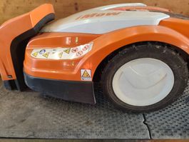 Stihl iMow RMI422.0 P mit Ladestation