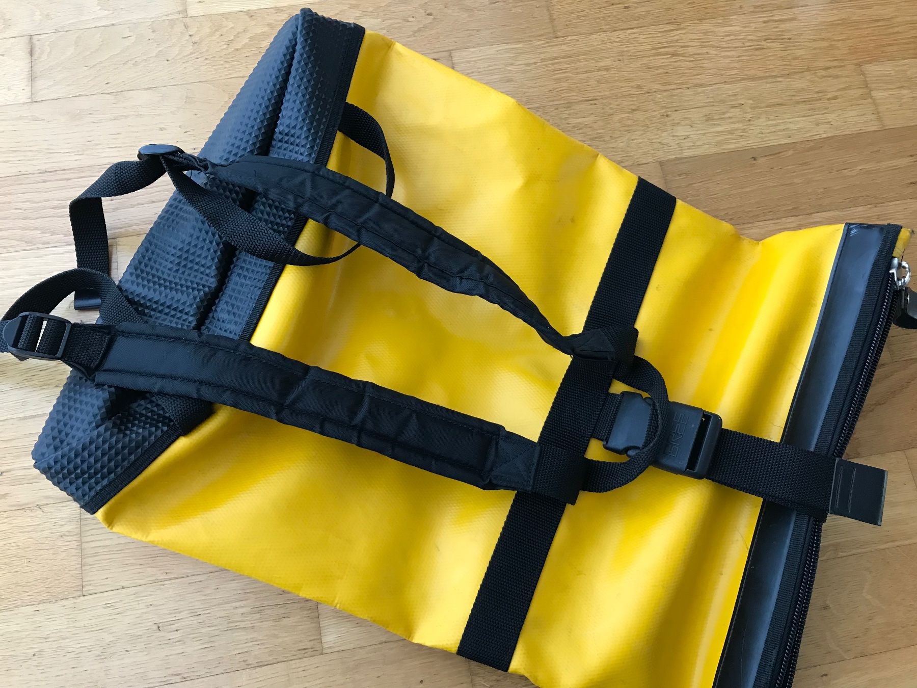 Bree Zaini: Bree Rucksack in gelb/schwarz – Usato da St.Gallen venduto da bubo2008 3