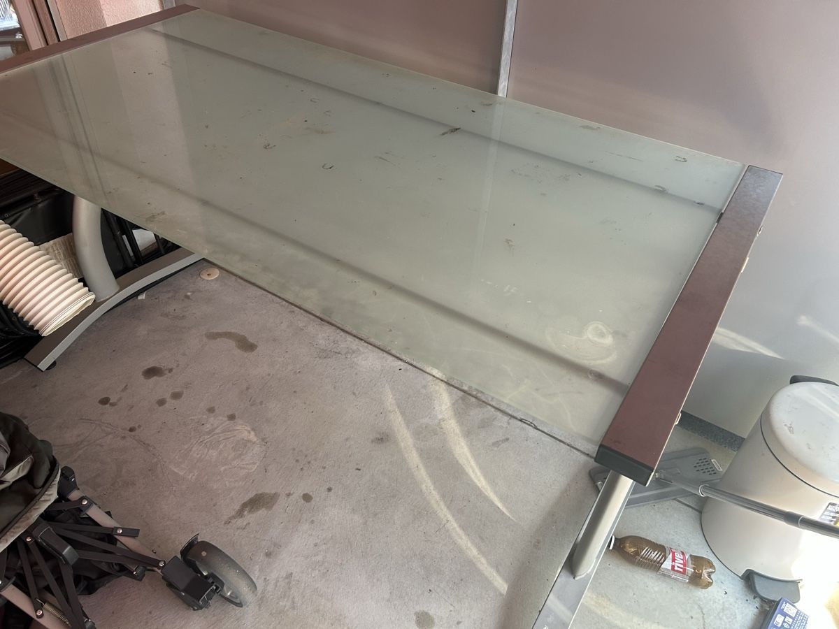 Scrivanie: Glass desk – Usato da Wetzikon ZH venduto da mat_995h