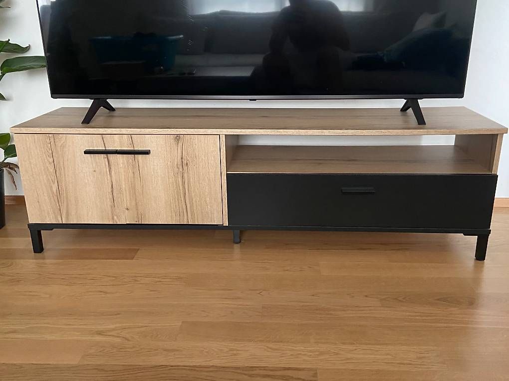 Livique TV Möbel: TV-Möbel / Sideboard – Gebraucht aus Wetzikon ZH von asturzenegger95