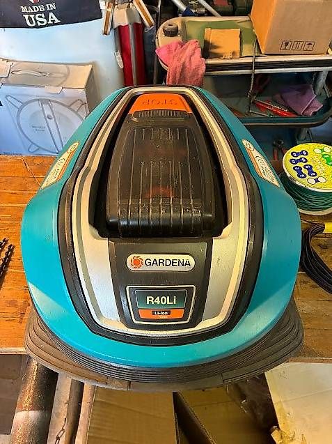Tagliaerba: Rasenroboter Gardena R40LI  – Usato da Niederhünigen venduto da Rf900rs2