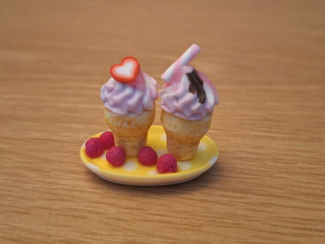 Case e mobili per bambole: Handmade Glace Teller – Nuovo (secondo la descrizione) da Zürich venduto da HandmadeTinyFood