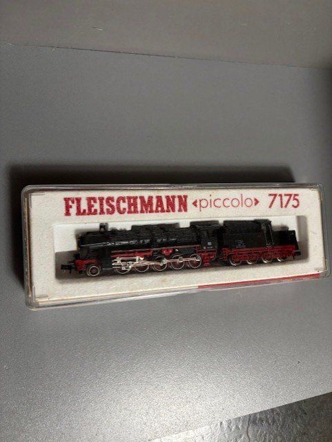 Fleischmann Modellini di ferrovie: Dampflok Fleischmann piccolo 7175 mit OVP Spur N  DB – Usato da Rudolfstetten venduto da saniwiden 3