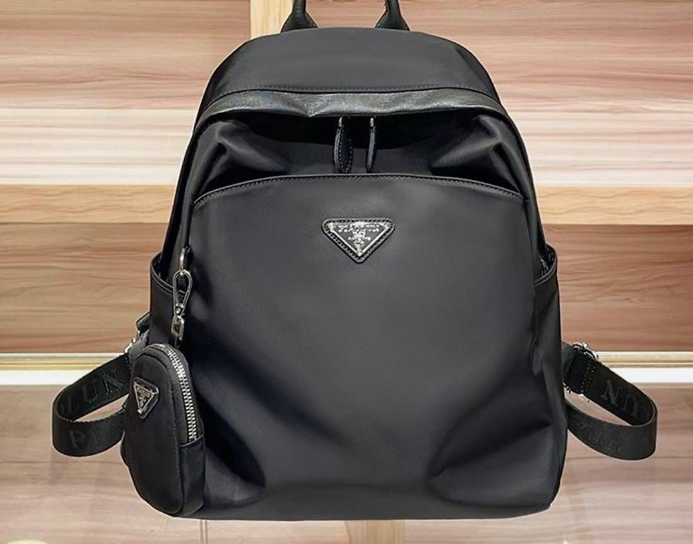 Rucksäcke: Schwarzer stylischer Rucksack NEU – Gebraucht aus Thalwil von Wahlschweizer 3