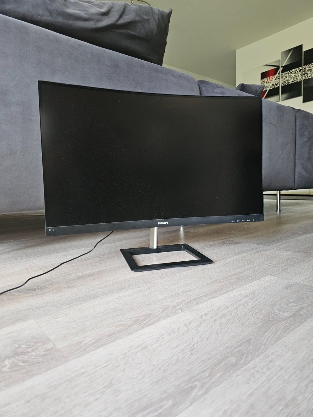 Philips Monitor: Moniteur LCD incurvé Full HD – Usato da Lausanne venduto da ShifuDus