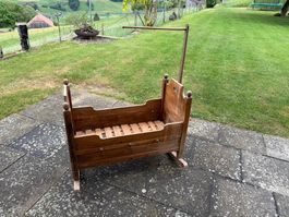 Antike Wiege (Bettchen) aus Holz, um 1900, mit Himmelstange!