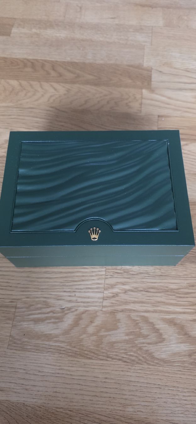 Rolex Uhren: Rolex Ecrin/Box Medium 31.00.64 – Gebraucht aus Neuchâtel von mywatch4u