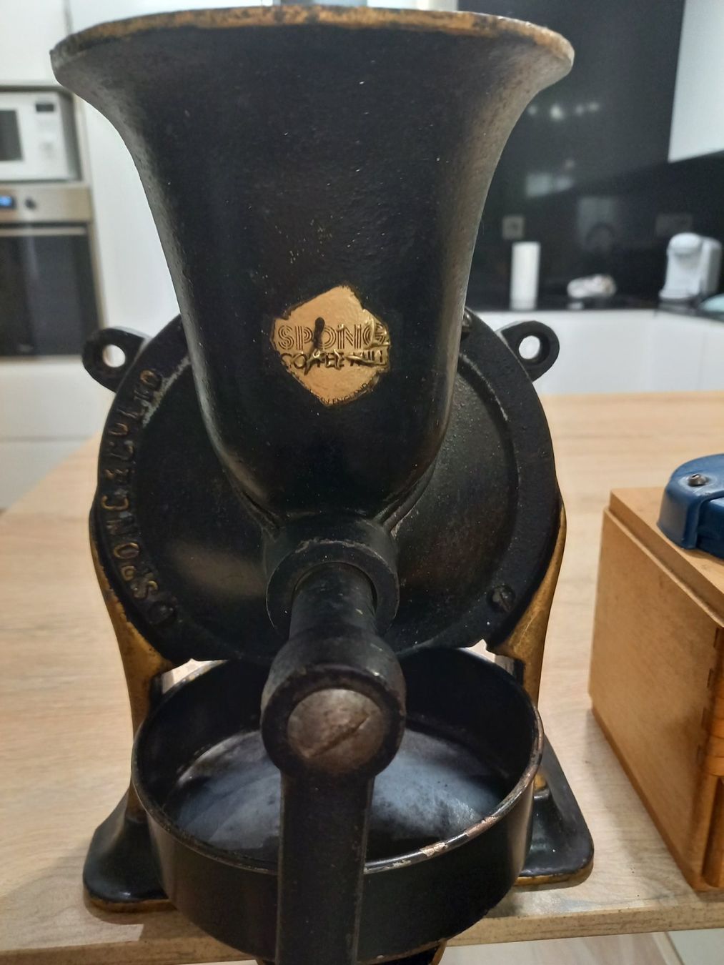 Elettrodomestici da cucina: Tischkaffeemühle Spong Grösse Nr.4 – Usato da Brunnen venduto da RBJ5 1