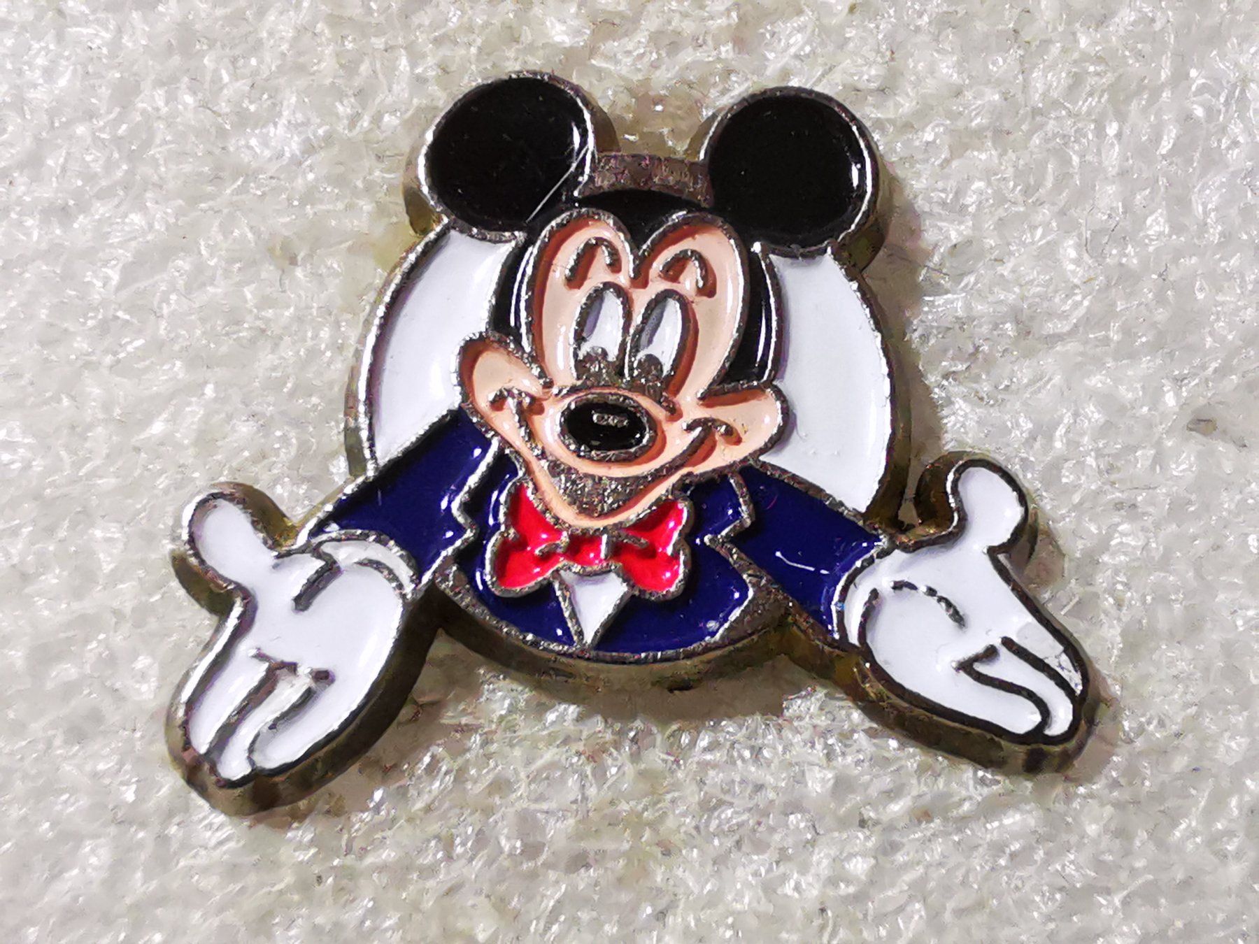 Plaketten & Abzeichen: Ansteckpin 94: Disney Mickey Mouse – Gebraucht aus Oppligen von Pin-Fall-Shop