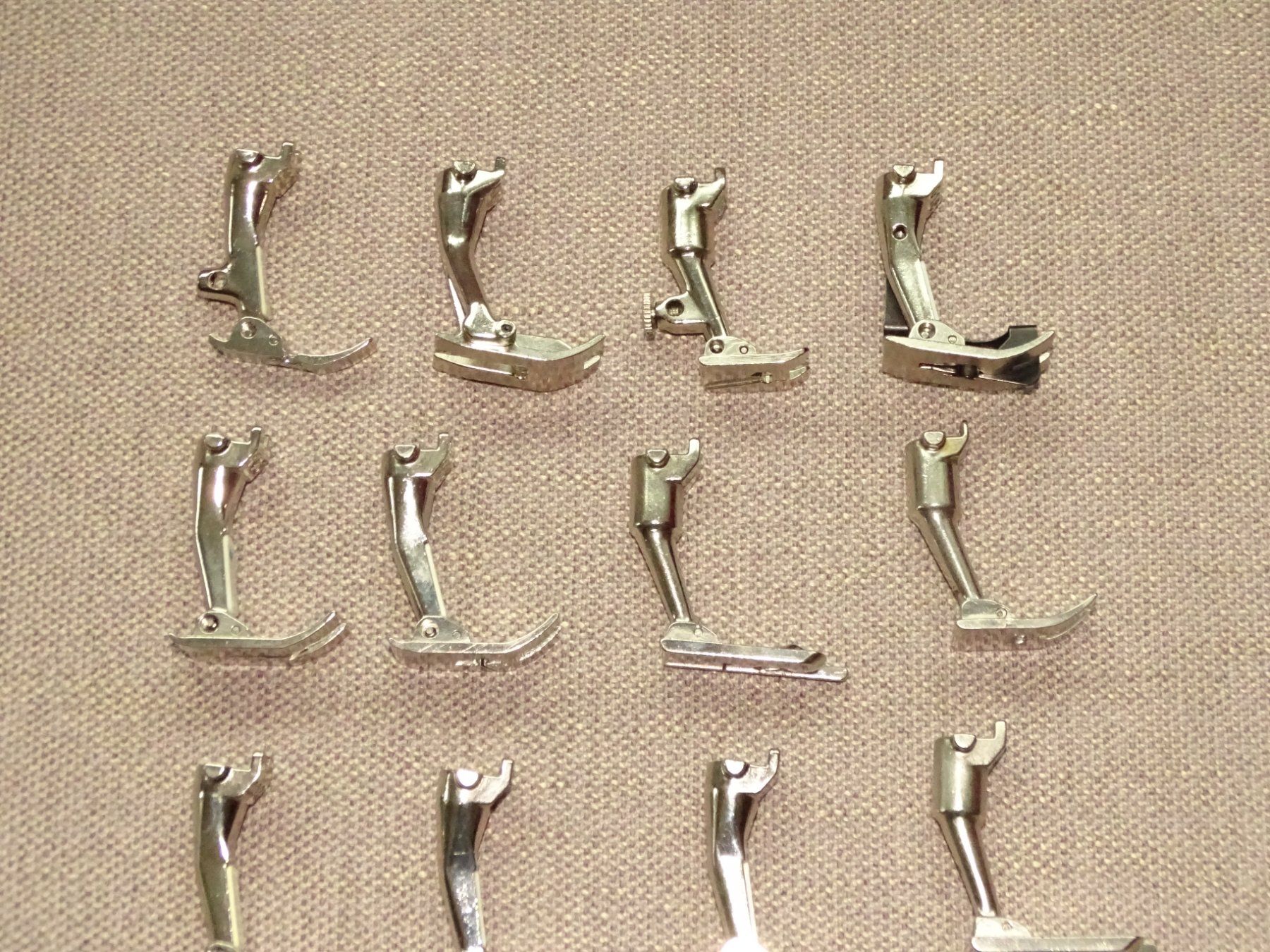 Bernina Macchine da cucire: 14 Nähfüsse Original Bernina – Usato da Hirzel venduto da Musicman03 1