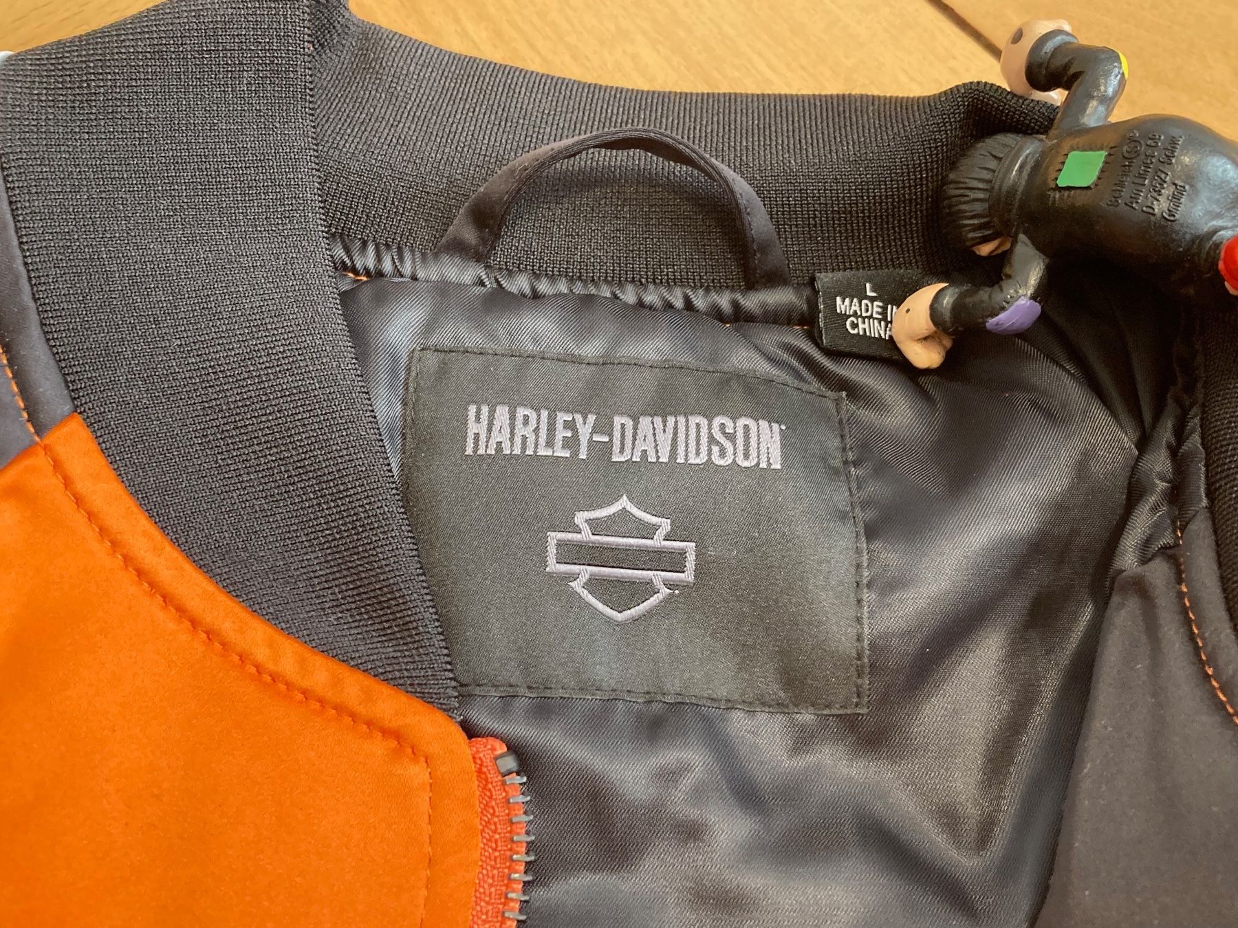 Harley-Davidson Giacche: Harley Davidson Jacket Embroidered NEW Sz M – Nuovo (secondo la descrizione) da Zürich venduto da le_souk 7