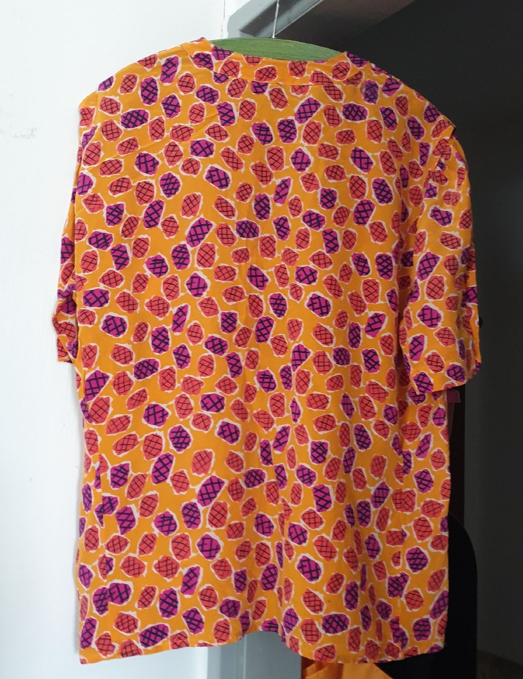 Escada Camicette: Escada Vintage Seidenbluse Gr. 42 – Usato da Frenkendorf venduto da Moon111 1